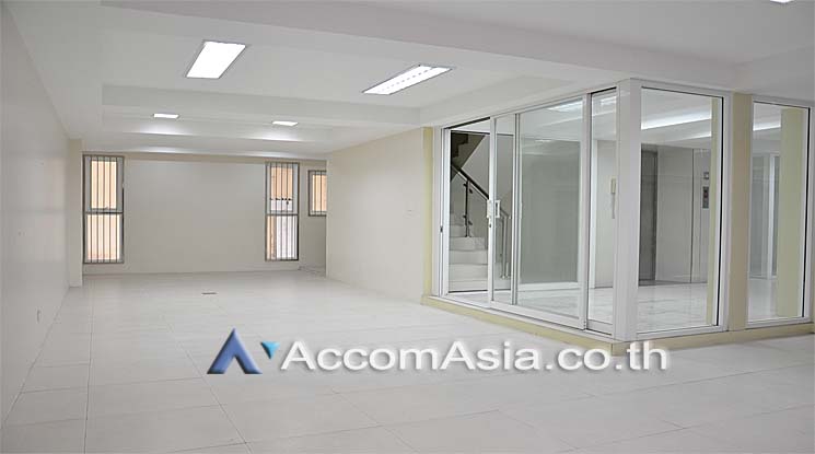  1  Office Space For Sale in Silom ,Bangkok BTS Sala Daeng AA13163